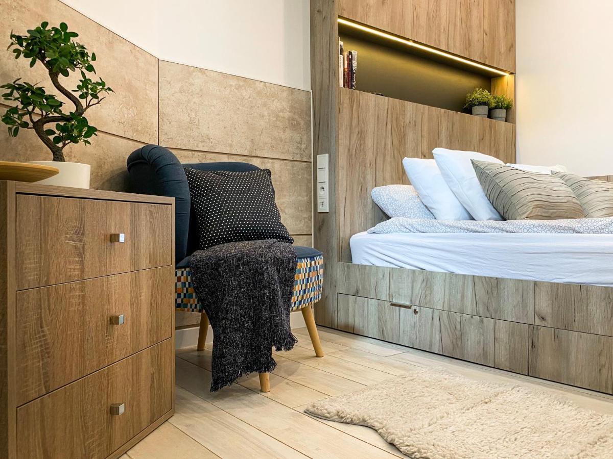 Beautiful Studio For Couples With Air Conditioning - Old Town & Main Station Краків Екстер'єр фото