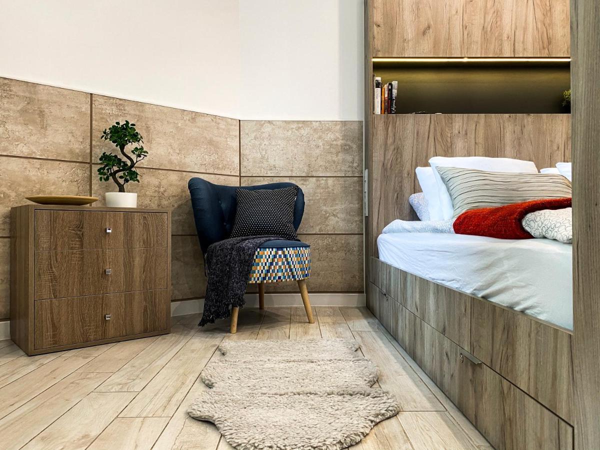 Beautiful Studio For Couples With Air Conditioning - Old Town & Main Station Краків Екстер'єр фото