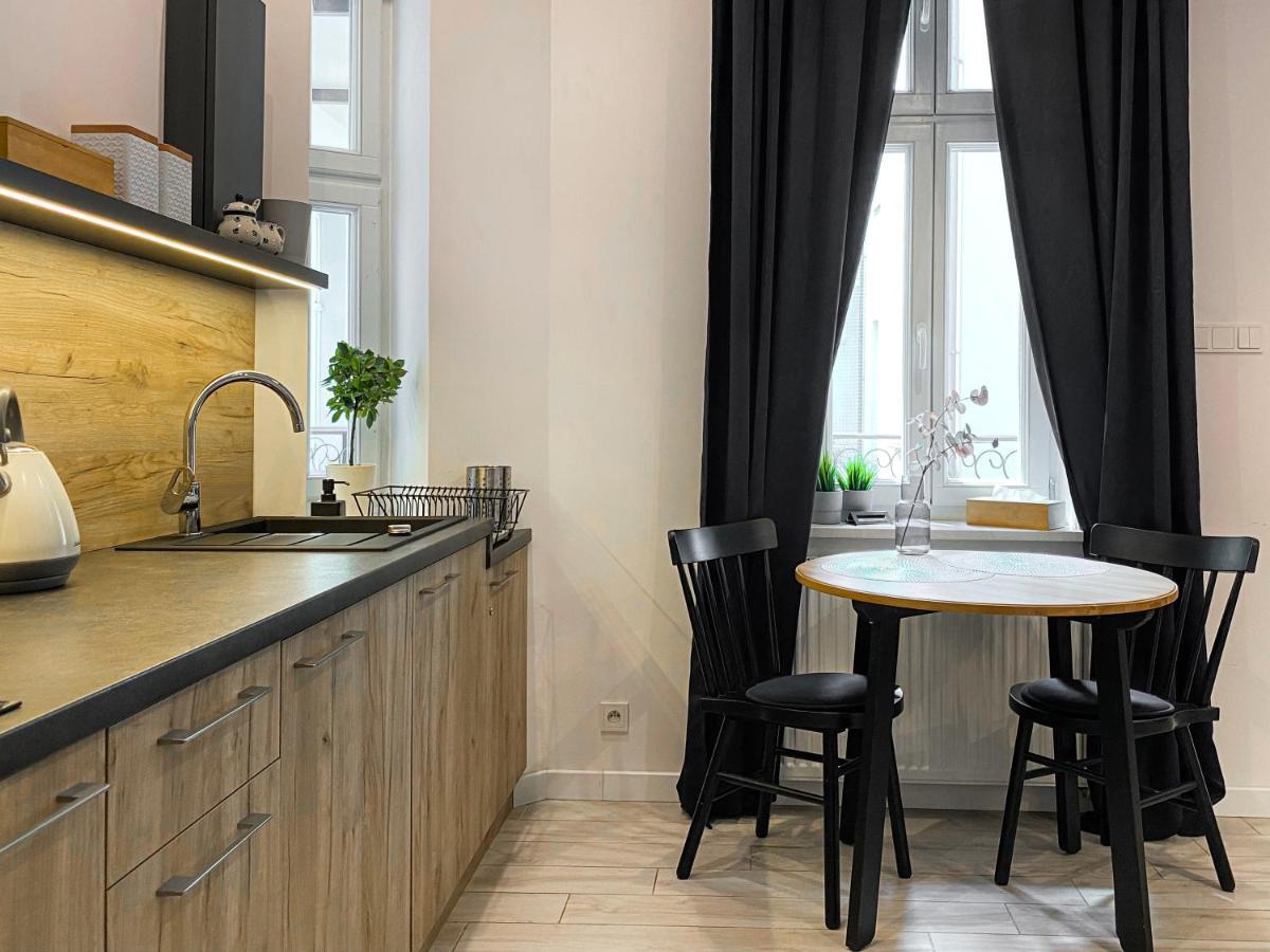 Beautiful Studio For Couples With Air Conditioning - Old Town & Main Station Краків Екстер'єр фото