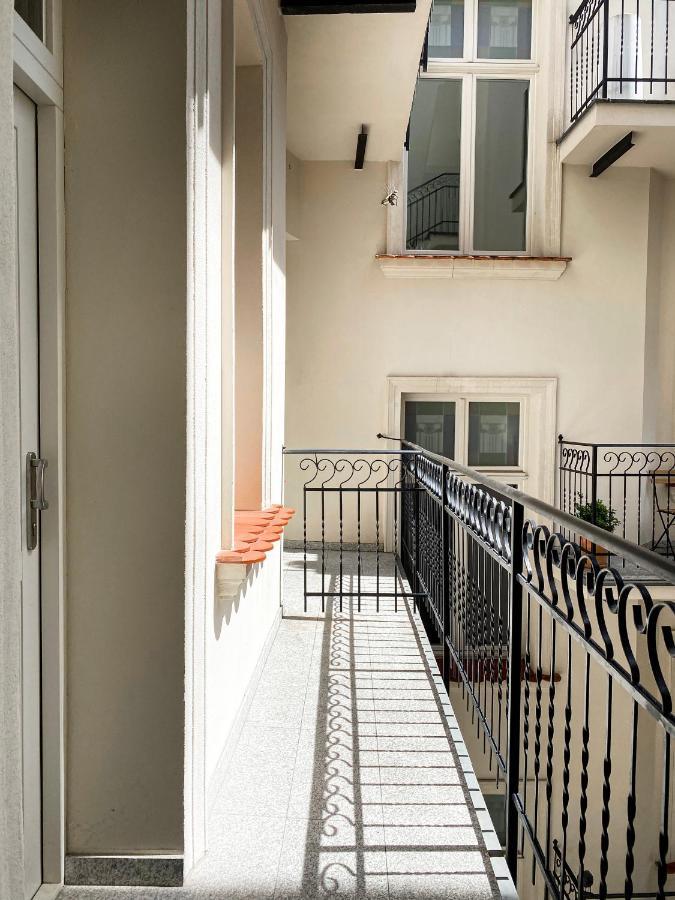 Beautiful Studio For Couples With Air Conditioning - Old Town & Main Station Краків Екстер'єр фото